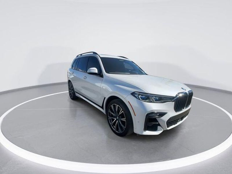 Used 2022 BMW X7 M50iImage 2