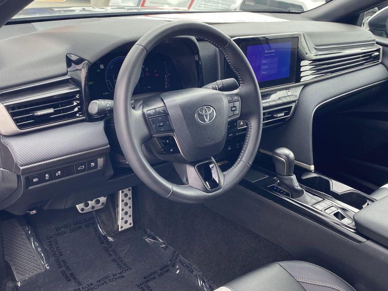 Used 2025 Toyota Camry SEImage 14