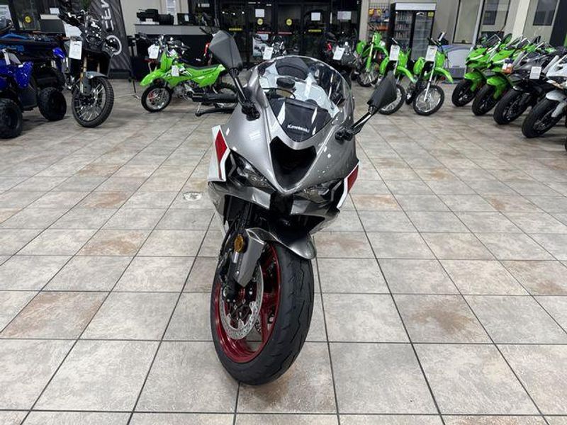 New 2025 Kawasaki NINJA ZX-6R ABS Image 11