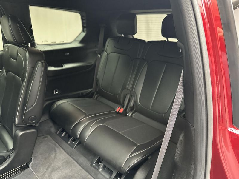 Used 2025 Jeep Grand Cherokee L LimitedImage 25