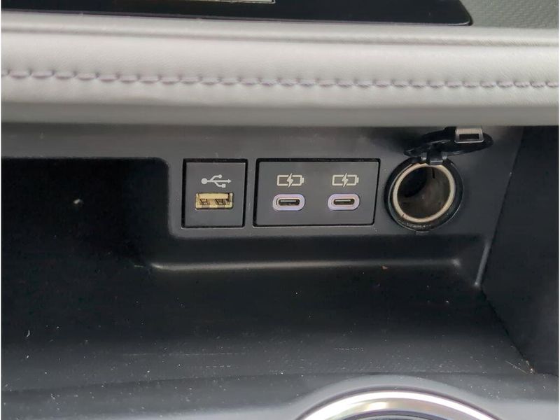 Used 2023 Toyota Highlander XLEImage 17