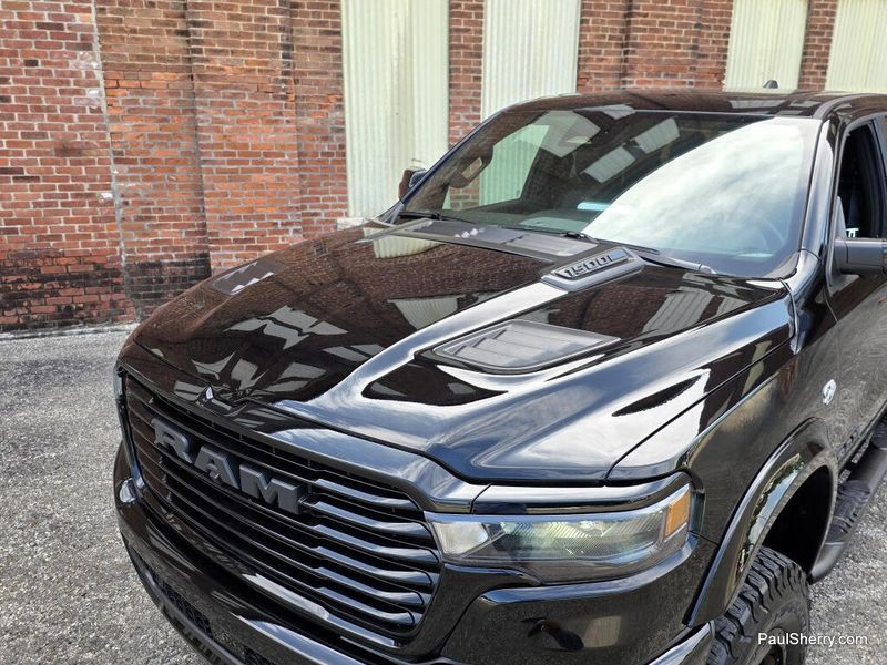 New 2026 RAM 1500 Laramie Crew Cab 4x4 5'7' Box