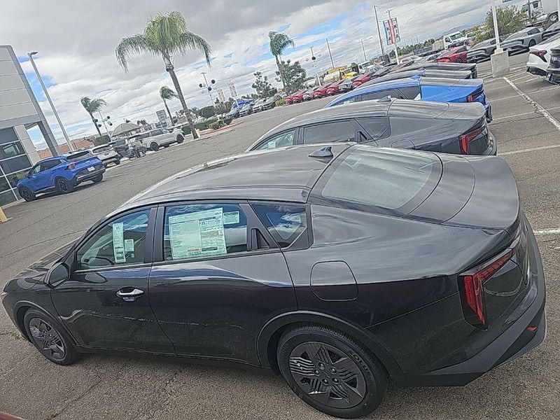 New 2026 Kia K4 LXImage 6