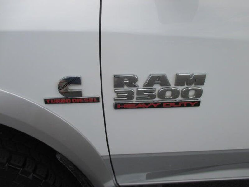 2015 RAM 3500 LaramieImage 13