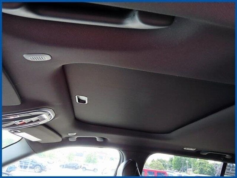New 2025 Jeep Grand Cherokee Altitude XImage 14