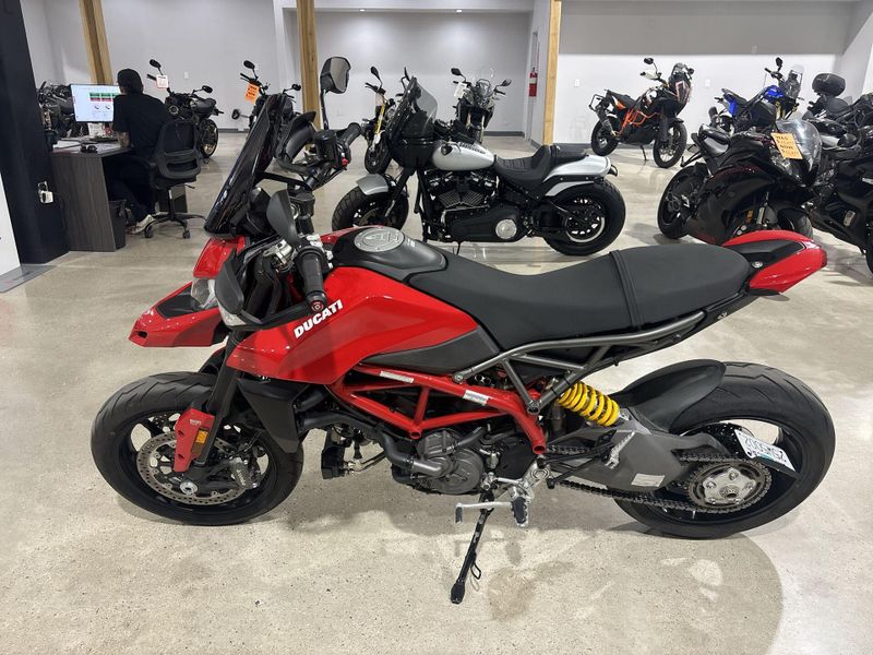Used 2024 Ducati HYPERMOTARD 950 Image 16