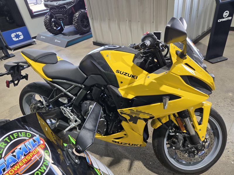 2024 Suzuki GSXS 8R Image 2