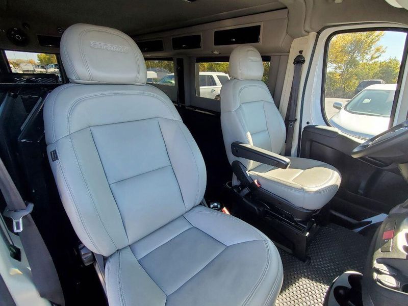 2014 RAM ProMaster 1500 Low RoofImage 4