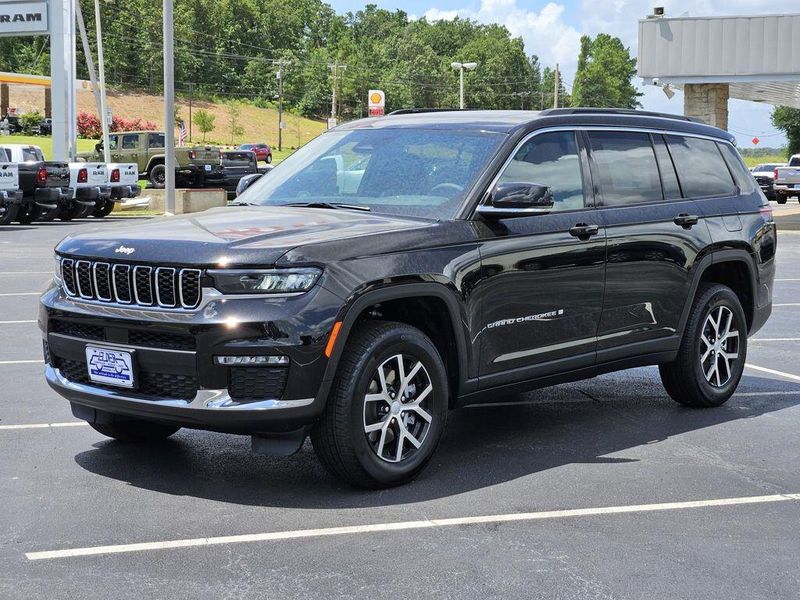 2025 Jeep Grand Cherokee L Limited 4x4Image 3