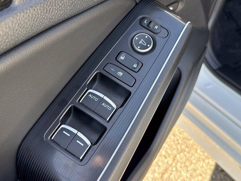 Used 2025 Honda Civic Hybrid SportImage 13