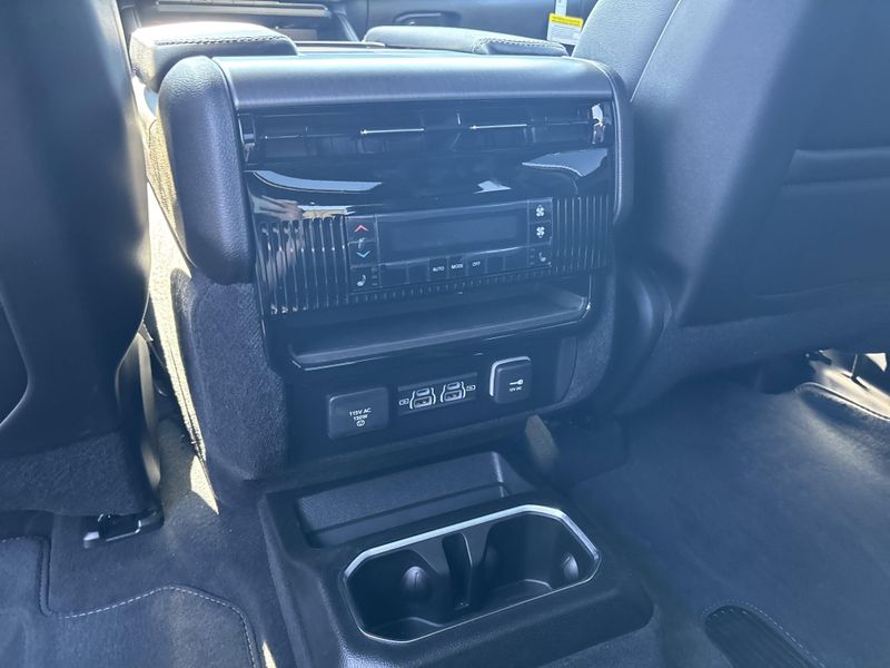 2026 Jeep Grand Wagoneer Limited Reserve 4x4Image 28