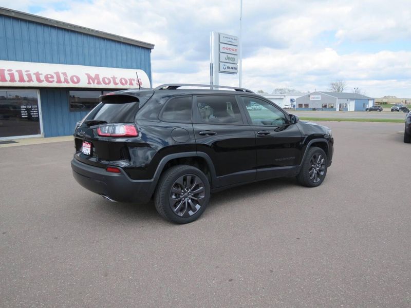 Used 2021 Jeep Cherokee 80th Anniversary Edition 4x4 4dr SUVImage 6