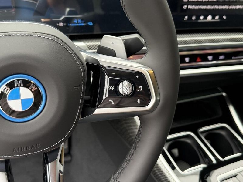 2025 BMW 7 Series 750e xDriveImage 23