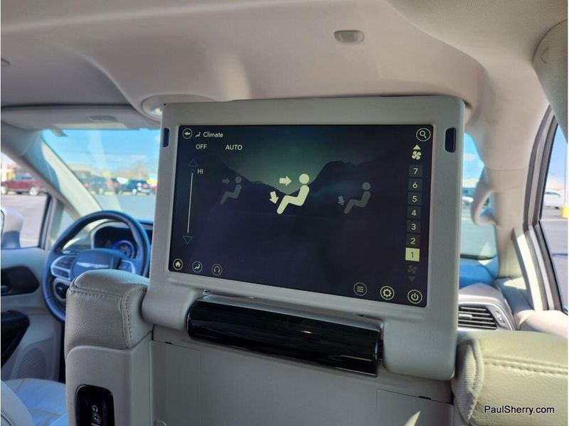 2017 Chrysler Pacifica Touring-L PlusImage 35