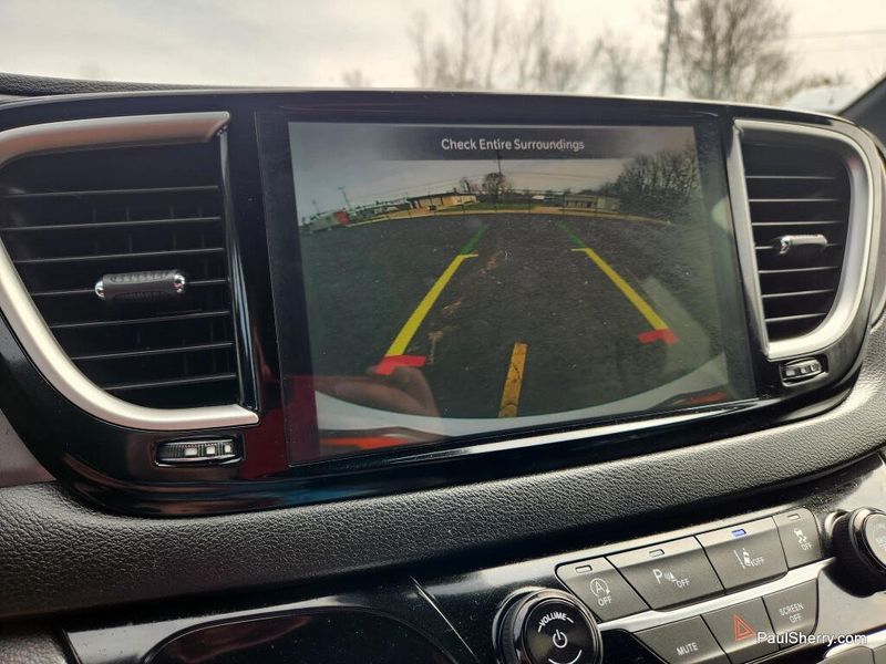 New 2026 Chrysler Voyager Lx