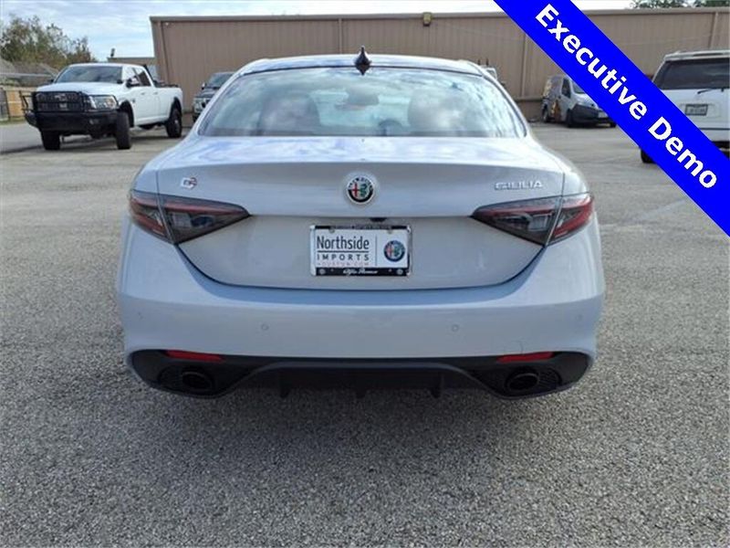 New 2025 Alfa Romeo Giulia RwdImage 9