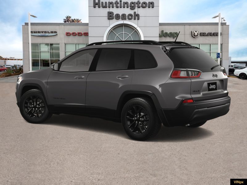 2023 Jeep Cherokee Altitude Lux 4x4 in a Granite Crystal exterior color and Blackinterior. BEACH BLVD OF CARS beachblvdofcars.com 