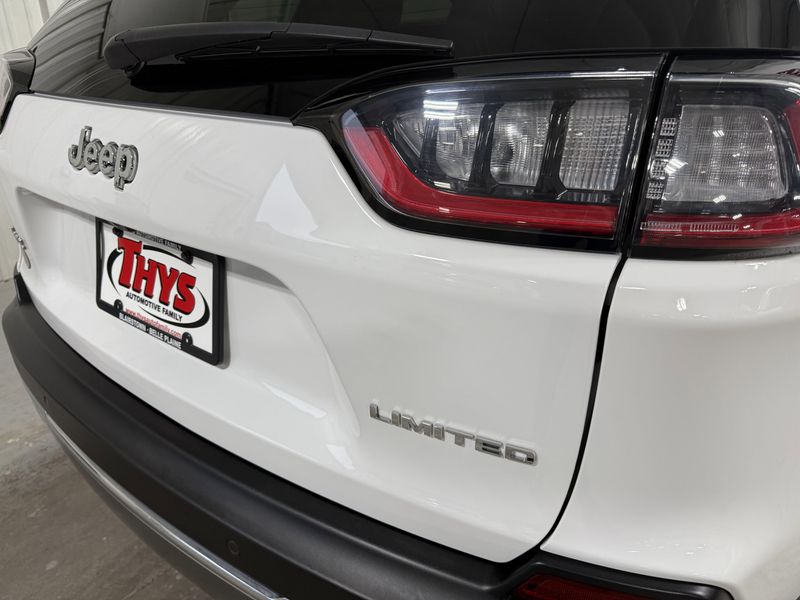 Used 2022 Jeep Cherokee LimitedImage 6