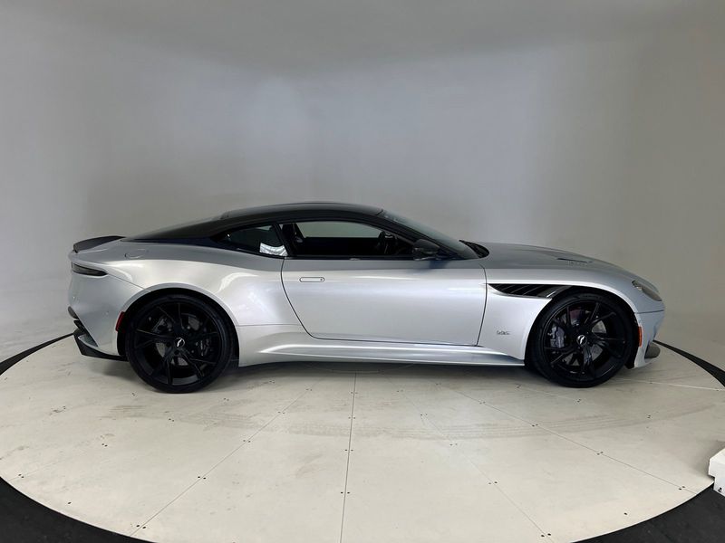 2019 Aston Martin DBS SuperleggeraImage 8