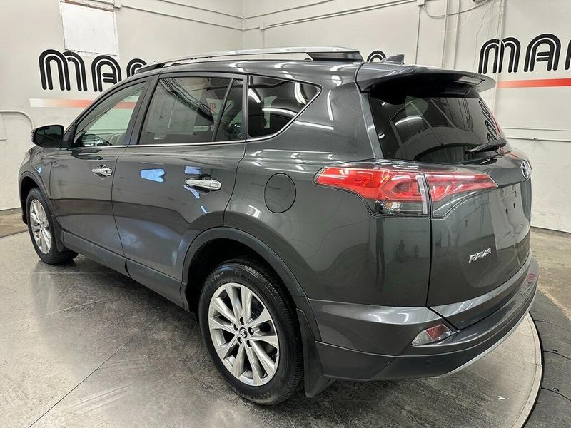 2018 Toyota RAV4 LimitedImage 14