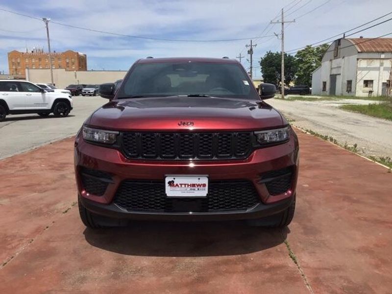 2025 Jeep Grand Cherokee Altitude X 4x2Image 9