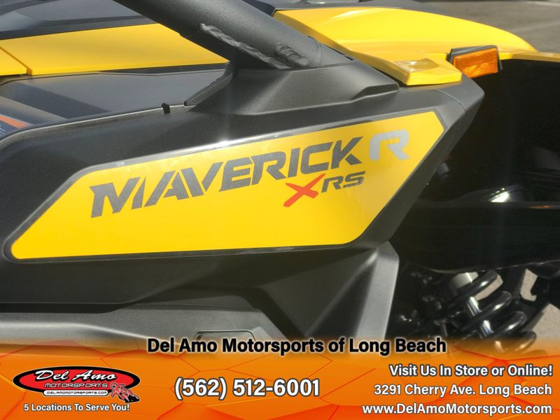 2025 Can-Am MAVERICK R MAX X RS WITH SMART-SHOX 999T DCTImage 16