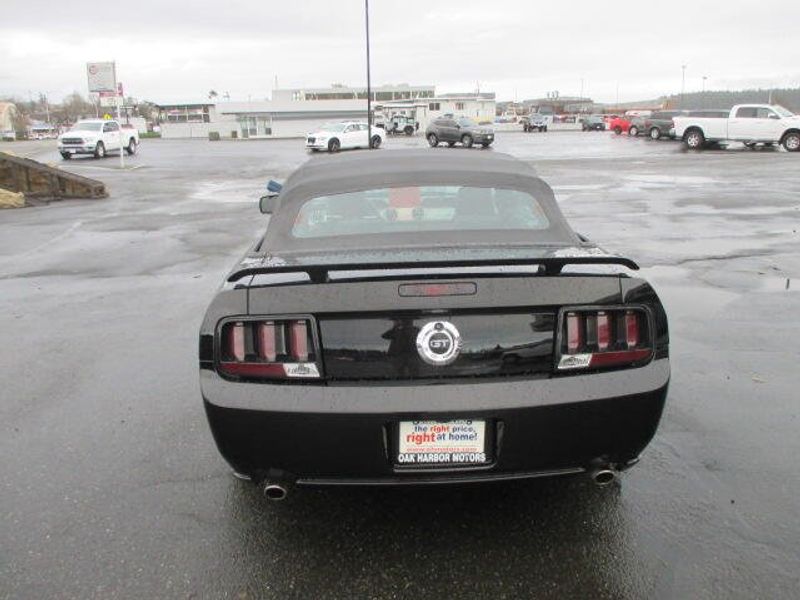 2007 Ford Mustang Image 8