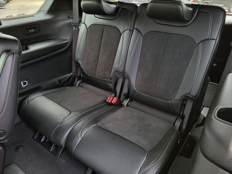 2025 Jeep Grand Cherokee L Altitude XImage 32