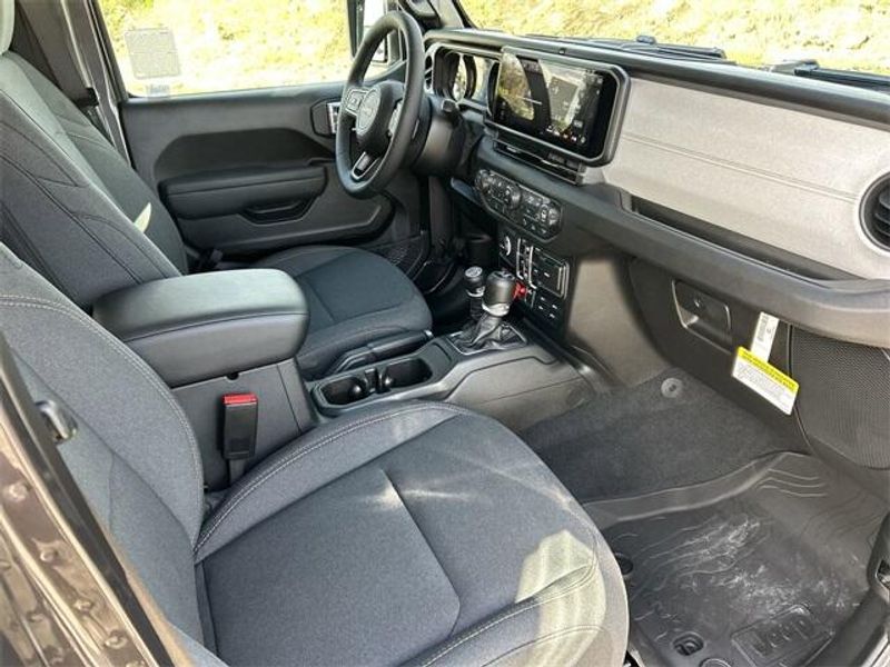 New 2026 Jeep Wrangler 4-door WillysImage 12