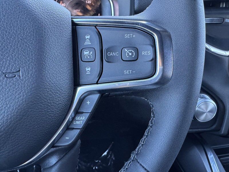 2025 RAM 1500 LaramieImage 21
