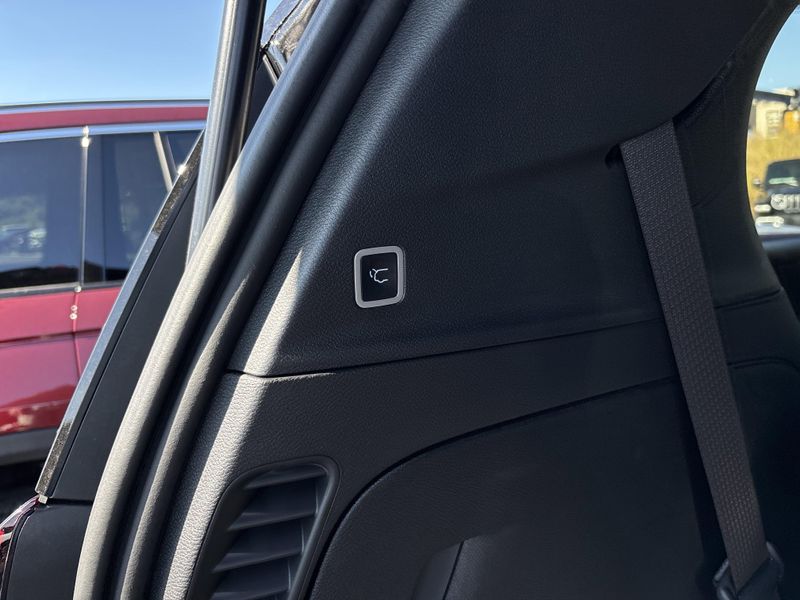 New 2026 Chrysler Pacifica SelectImage 15