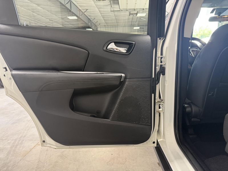 Used 2016 Dodge Journey SXTImage 21
