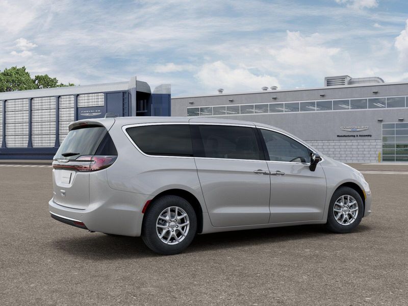 New 2026 Chrysler Pacifica Select FWD