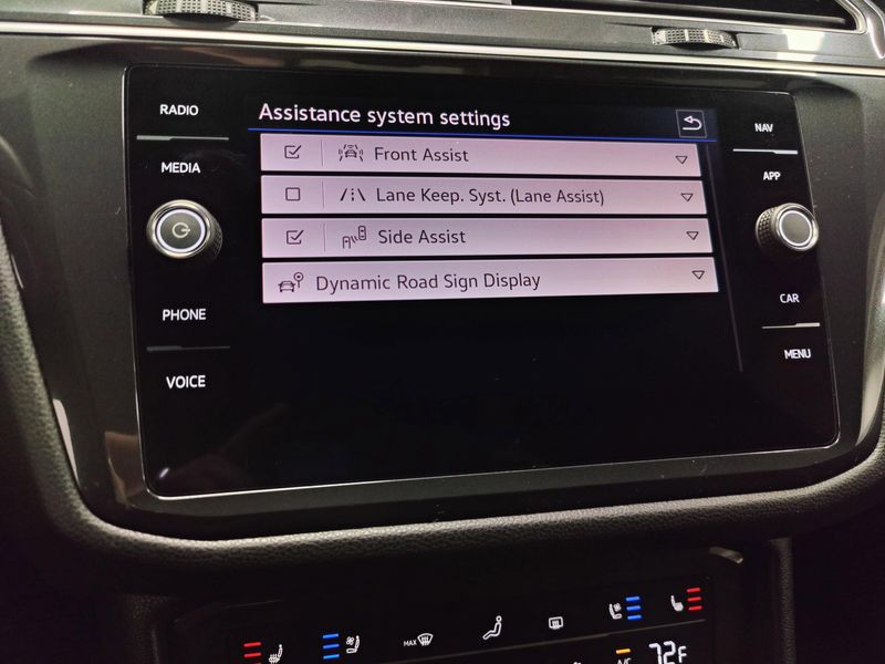 Used 2024 Volkswagen Tiguan AWD SEL R-Line w/Sunroof/NavImage 10