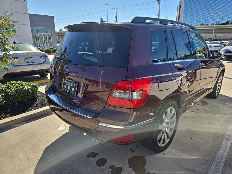 Used 2011 Mercedes-Benz GLK 350Image 3