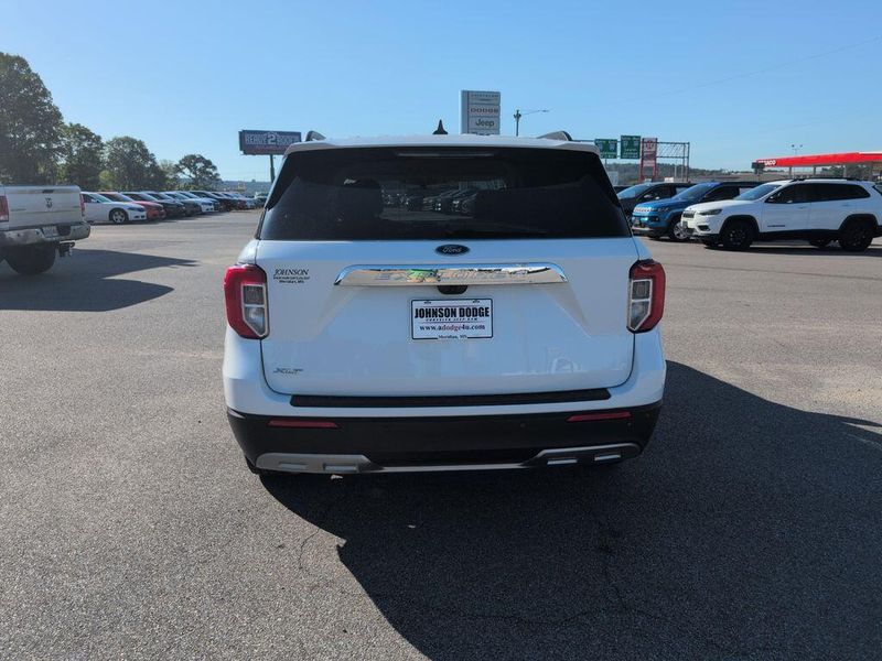 2023 Ford Explorer XLTImage 4