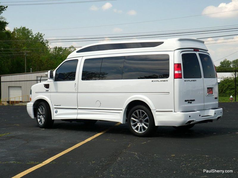2022 GMC Savana Image 9