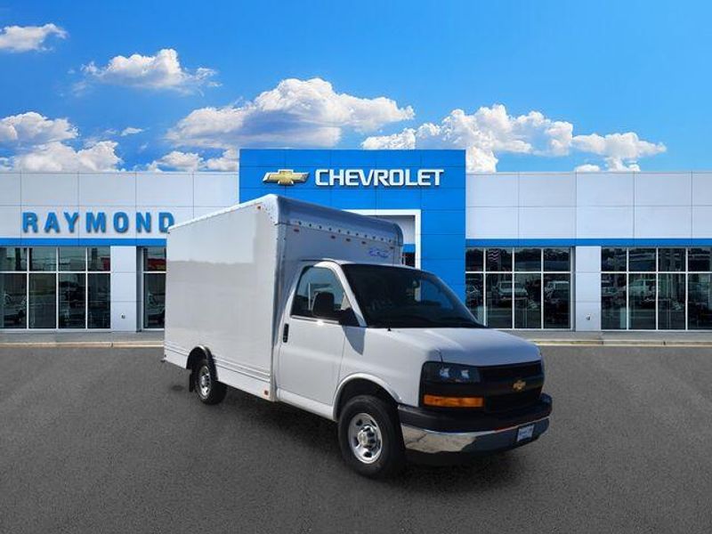 New 2026 Chevrolet Express 3500 Work VanImage 1