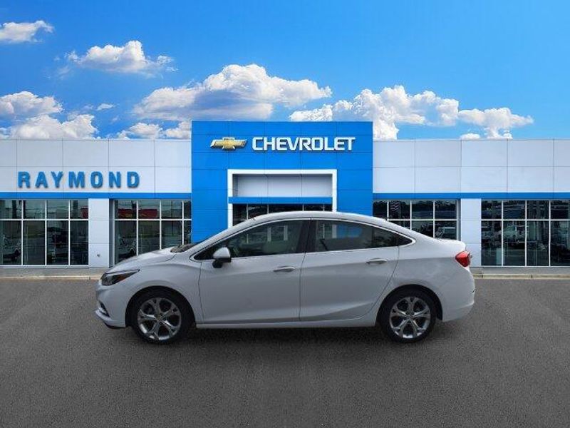 Used 2017 Chevrolet Cruze PremierImage 7