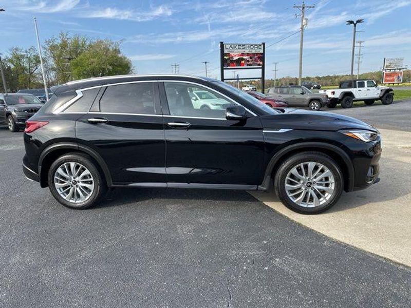 2023 INFINITI QX50 LuxeImage 8