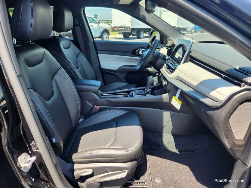 New 2025 Jeep Compass Limited 4x4