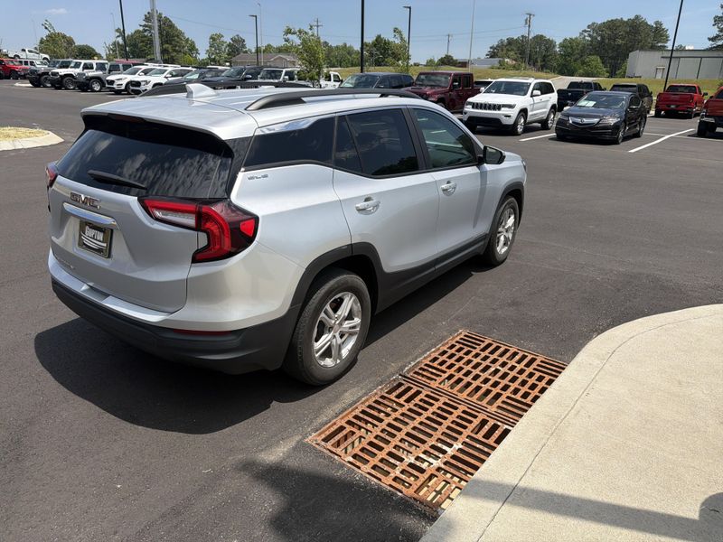 Used 2022 GMC Terrain SLEImage 10