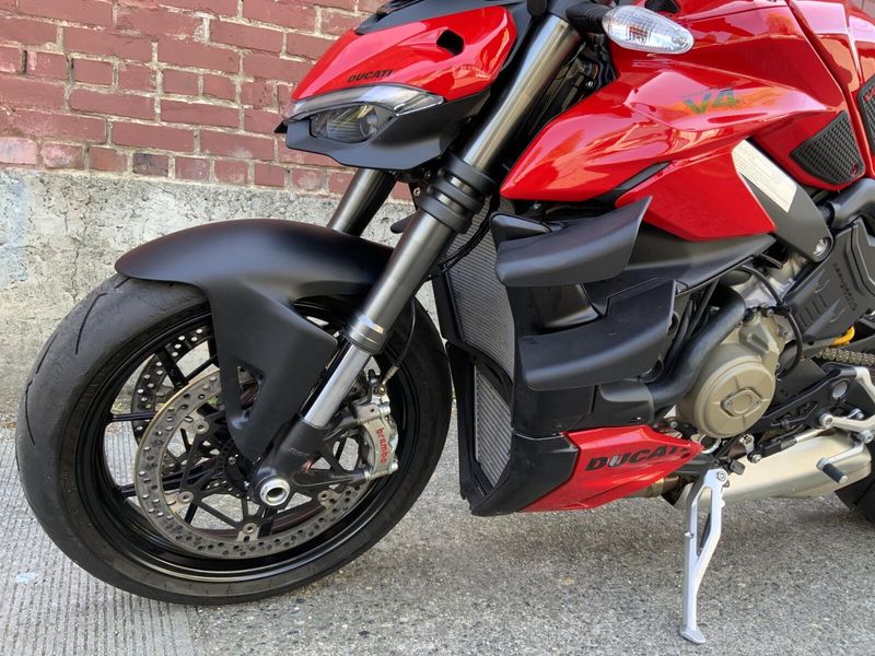 2024 Ducati STREETFIGHTER V4 