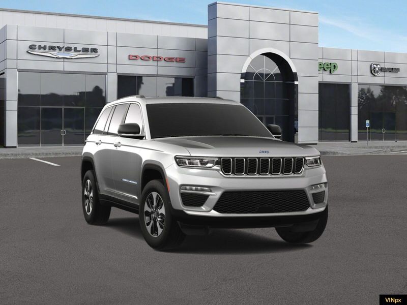 2024 Jeep Grand Cherokee 4xe photo 6