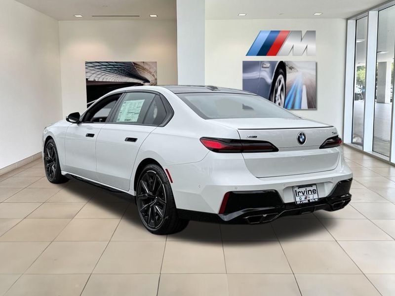 2025 BMW 7 Series 760i xDriveImage 8