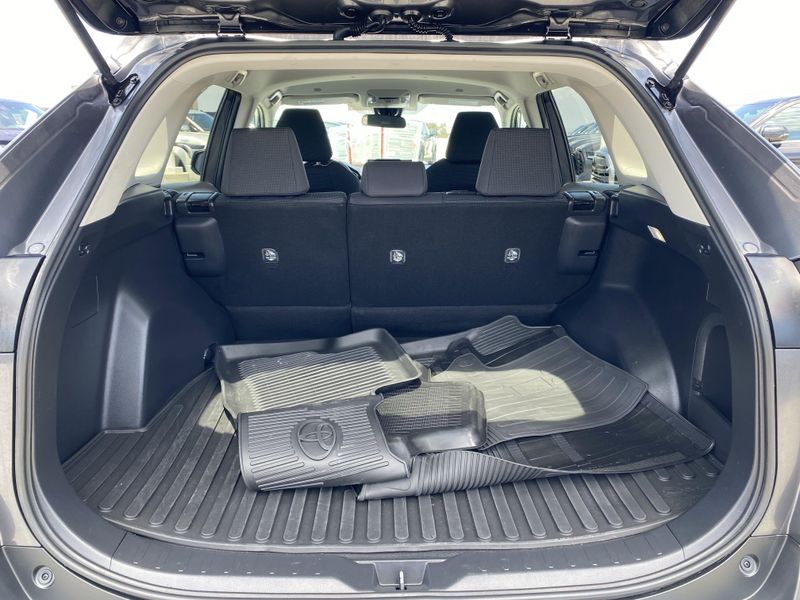 2024 Toyota RAV4 LEImage 15