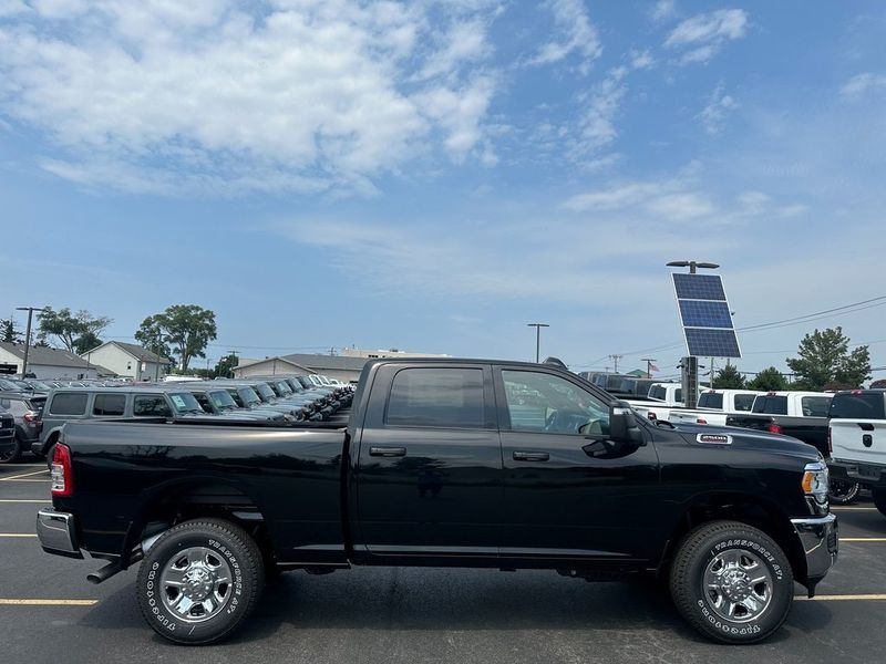 2024 RAM 2500 Tradesman Crew Cab 4x4 6