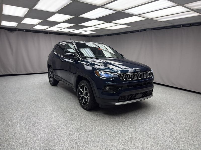 New 2026 Jeep Compass Limited 4x4Image 4