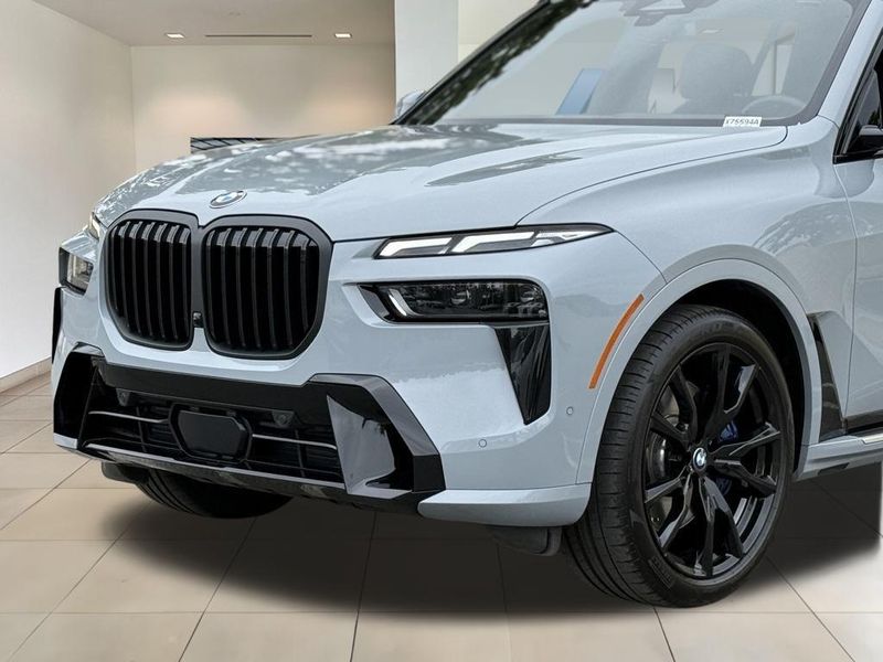 2023 BMW X7 xDrive40iImage 10