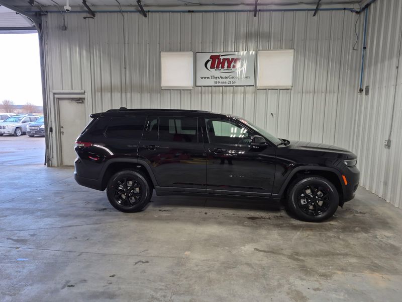 2025 Jeep Grand Cherokee L Altitude X 4x4Image 1